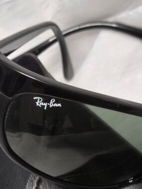 Ray-Ban Black Sunglasses Temple Arm